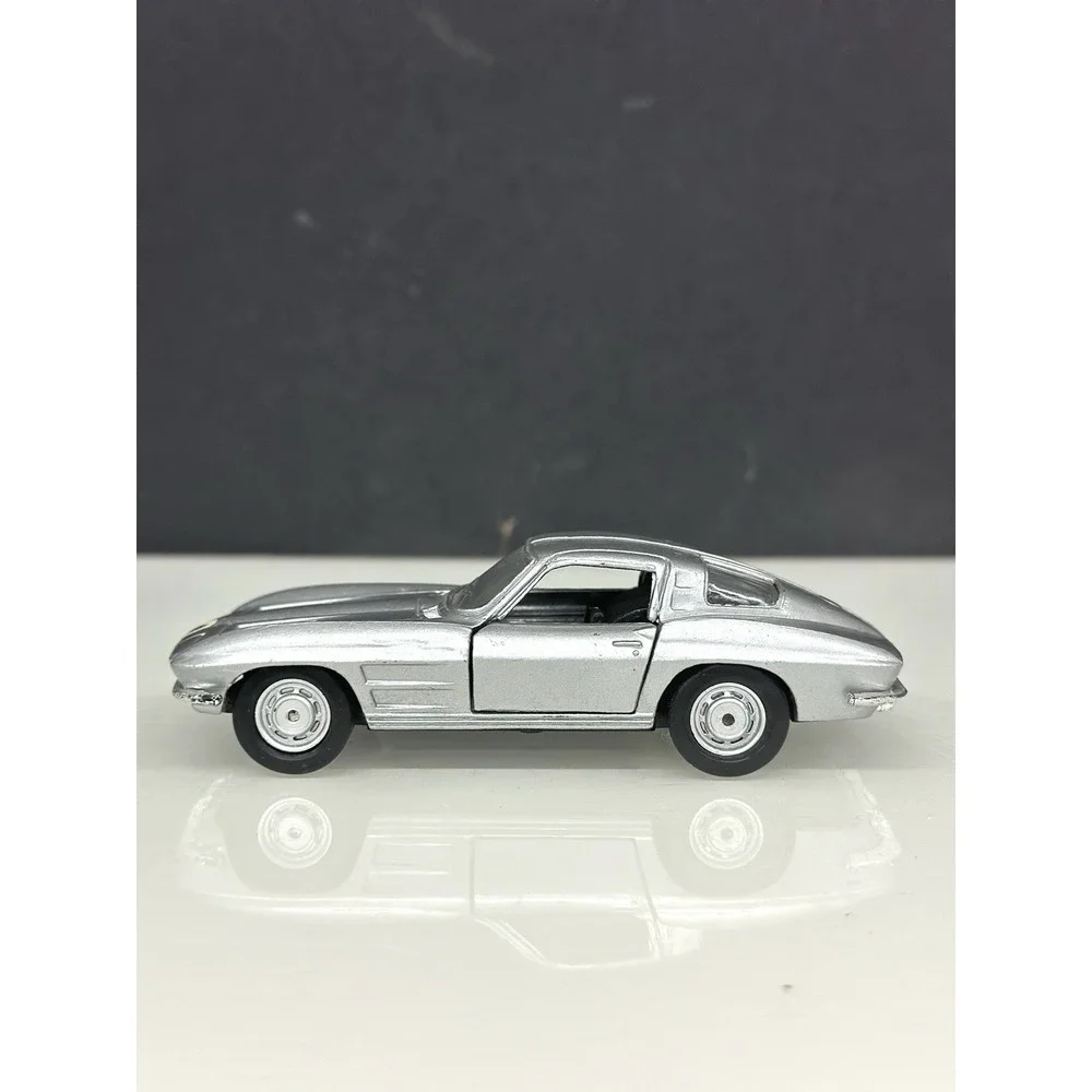 MC Toy Die Cast 1963 '63 Split Window SWC Corvette 1/38 Scale Pull Back Silver